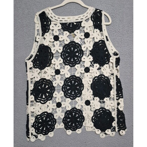 Nwt House of Harlow 1960 Women's Black White Crocheted Floral Boho Vest OS - Picture 4 of 6